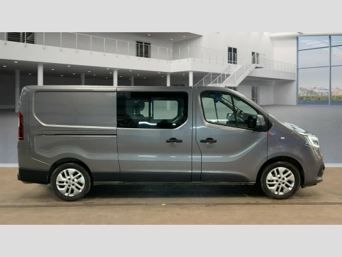 Renault Trafic  2.0 dCi ENERGY 30 Sport Nav 6 Seat LWB Crew Van 