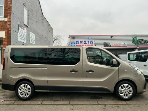 Renault Trafic  2.0 dCi Energy 30 Auto Sport Nav 9 Seat LWB Minibus 