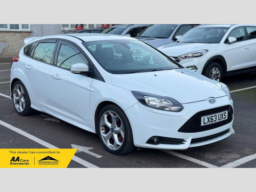 Ford Focus  2.0T EcoBoost ST-2 Hatchback 5dr Petrol Manual Eur
