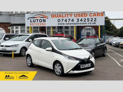 Toyota AYGO  1.0 VVT-i x-play Hatchback 5dr Petrol Manual Euro 