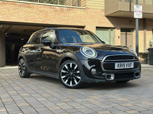 MINI Hatch  2.0 Cooper S Exclusive Steptronic Euro 6 (s/s) 5dr