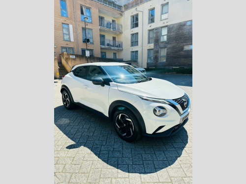 Nissan Juke  1.0 DIG-T N-Connecta DCT Auto Euro 6 (s/s) 5dr