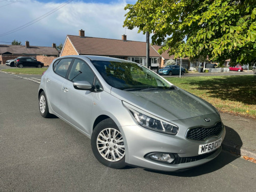 Kia ceed  1.4 CRDi 1 Euro 5 5dr