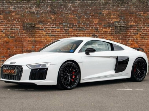 Audi R8  5.2 FSI V10 Plus Coupe 2dr Petrol S Tronic quattro