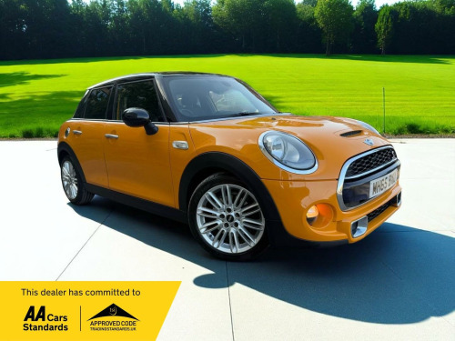 MINI Hatch  2.0 Cooper SD Auto 6Spd Euro 6 (s/s) 5dr
