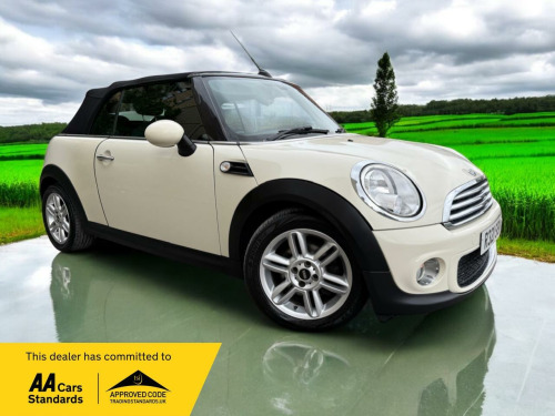 MINI Convertible  2.0 Cooper D Auto Euro 5 2dr
