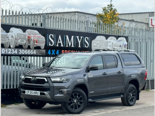 Toyota Hi-Lux  2.8 D-4D-h Invincible X Auto 4WD Euro 6 4dr