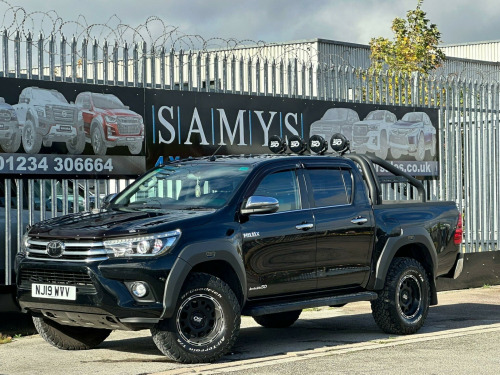 Toyota Hi-Lux  2.4 D-4D Invincible 50 Auto 4WD Euro 6 (s/s) 4dr (TSS)