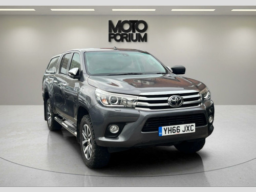 Toyota Hi-Lux  2.4 D-4D Invincible 4WD Euro 6 4dr (TSS)