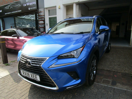 Lexus NX 300h  2.5 300h Luxury E-CVT 4WD Euro 6 (s/s) 5dr