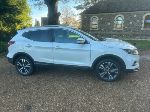 Nissan Qashqai  1.3 DIG-T N-Connecta Euro 6 (s/s) 5dr 