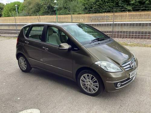 Mercedes-Benz A-Class A180 2.0 A180 CDI Elegance SE CVT 5dr