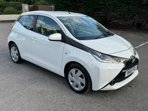 Toyota AYGO  1.0 VVT-i x-play Hatchback 5dr Petrol x-shift Euro 5 Euro 5 (68 ps)