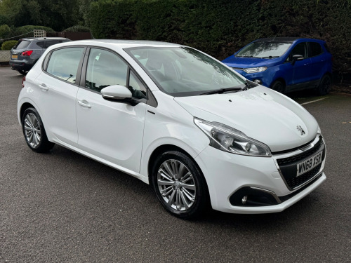 Peugeot 208  1.2 PureTech Signature Hatchback 5dr Petrol Manual Euro 6 (s/s) (82 ps)