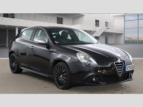 Alfa Romeo Giulietta  2.0 JTDM-2 Sportiva Hatchback 5dr Diesel TCT Euro 5 (s/s) (170 bhp)