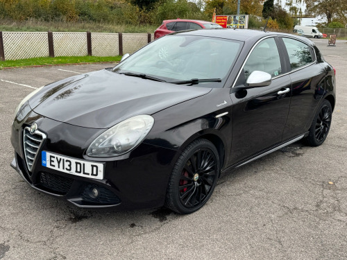 Alfa Romeo Giulietta  2.0 JTDM-2 Sportiva Hatchback 5dr Diesel TCT Euro 5 (s/s) (170 bhp)