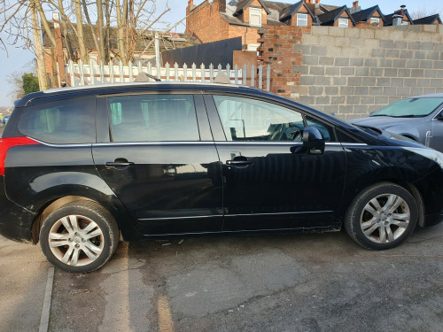 Peugeot 5008  HDI EXCLUSIVE 5-Door