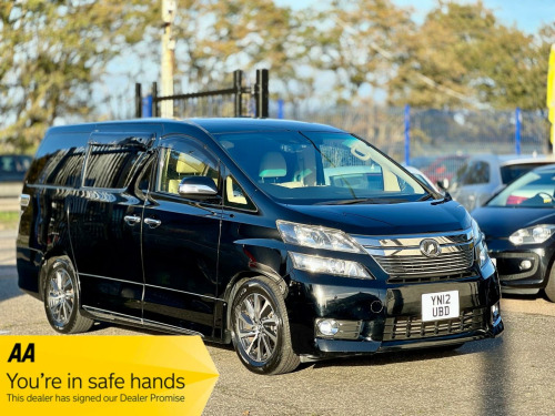 Toyota Vellfire  V6 Royal Lounge Sunroof