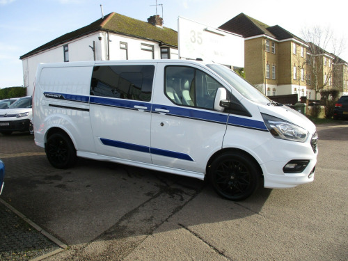 Ford Transit Custom  2.0 EcoBlue 185ps Low Roof D/Cab Sport Van