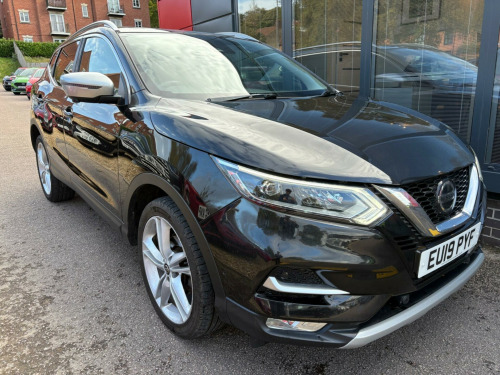 Nissan Qashqai  1.3 DIG-T N-Motion Euro 6 (s/s) 5dr