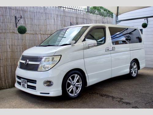 Nissan Elgrand  2.5 Highway Star Black Leather Edition
