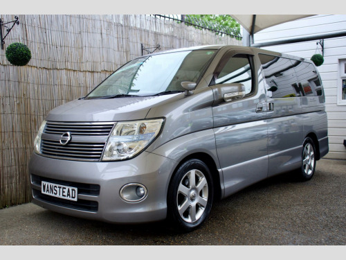Nissan Elgrand  2.5 Highway Star Black Leather Edition