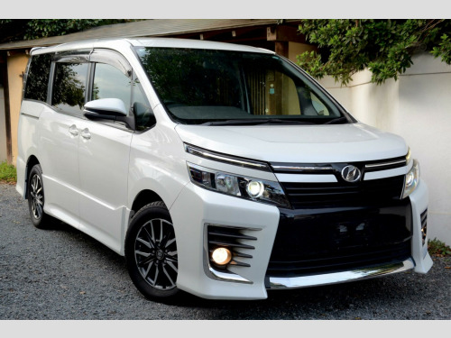 Toyota Voxy  2.0 ZS Version-Grade 4-Ulez