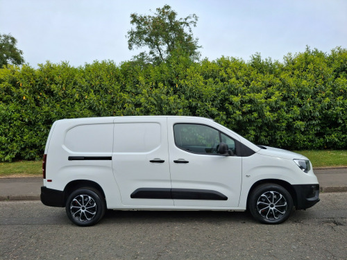 Vauxhall Combo  L2H1 2300 DYNAMIC