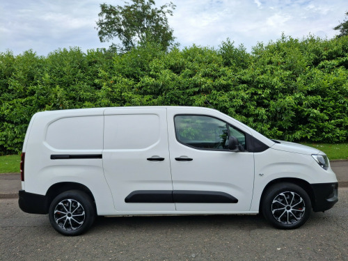 Vauxhall Combo  L2H1 2300 DYNAMIC 0-Door