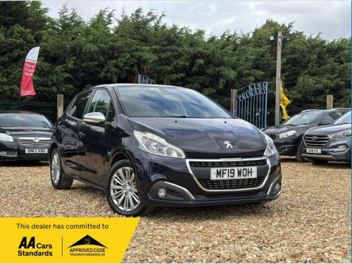 Peugeot 208  1.2 PureTech Signature Euro 6 (s/s) 5dr