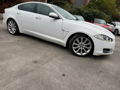 Jaguar XF  3.0d V6 Premium Luxury Saloon 4dr Diesel Auto Euro 5 (s/s) (240 ps)