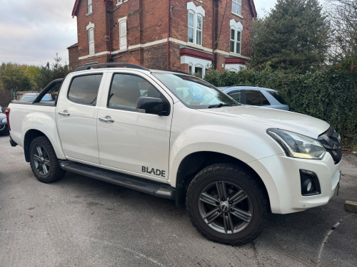 Isuzu D-Max  1.9 TD Blade Pickup Double Cab 4dr Diesel Auto 4WD Euro 6 (164 ps) 