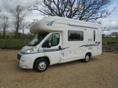 Auto-Trail Tracker  **LOVELY 2 BERTH**