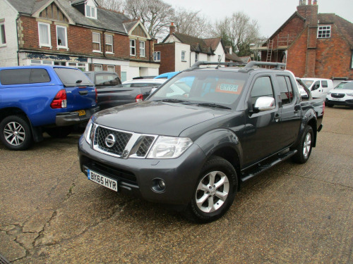 Nissan Navara  2.5 dCi Tekna 4WD Euro 5 4dr 