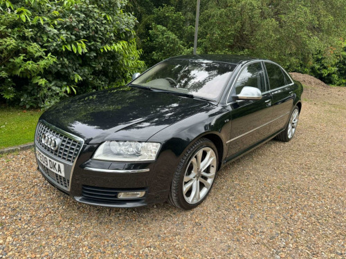 Audi S8  5.2 FSI quattro 4dr