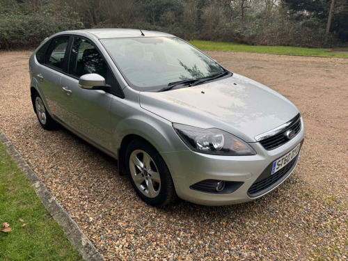 Ford Focus  1.6 Focus Zetec Auto 5dr