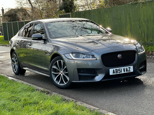 Jaguar XF  D R-SPORT AWD 4-Door