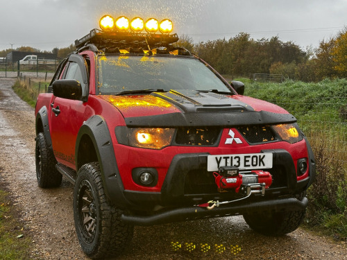 Mitsubishi L200  DI-D 4X4 BARBARIAN BLACK LB DCB