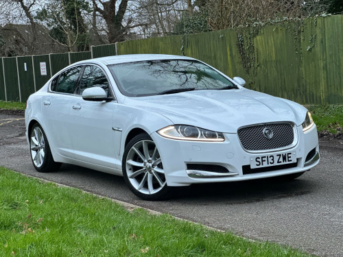 Jaguar XF  3.0d V6 Premium Luxury Saloon 4dr Diesel Auto Euro 5 (s/s) (240 ps) 