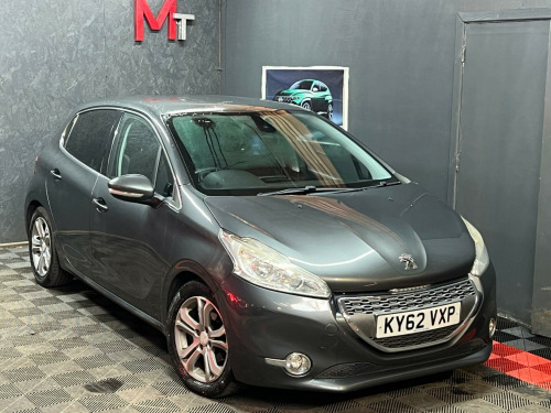 Peugeot 208  1.2 VTi Allure Euro 5 5dr 