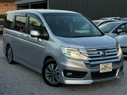 Honda Stepwagon  (62) SPADA 4WD RK6 2L PETROL AUTO PURPLE FACELIFT 7 SEATER MPV HALF LEATHER