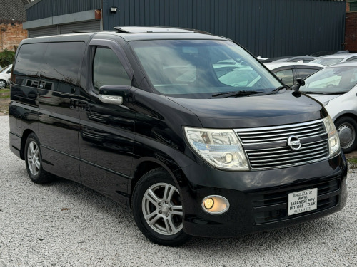 Nissan Elgrand  E51 HIGHWAY STAR 2/4WD 3.5L Petrol 8 Seater Swivel Seats Sunroof Adaptive C