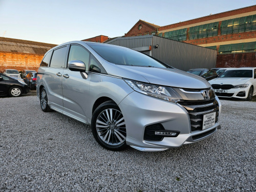 Honda ODYSSEY  Honda ODYSSEY 2.4 I-VETC AUTO ABSOLUTE Petrol Automatic 8 seater 