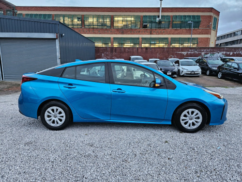 Toyota Prius  Toyota Prius VVT-I Business Edition Hatchback HYBRID Automatic CARPLAY AUCT 