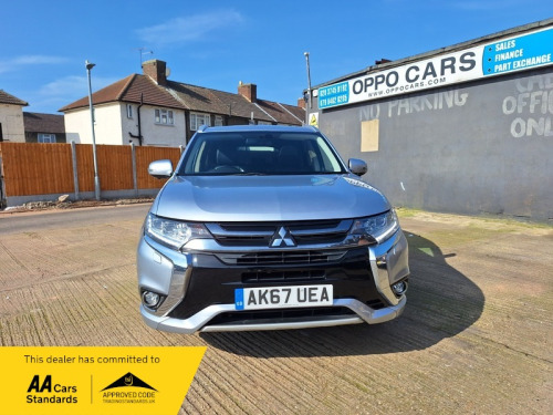 Mitsubishi Outlander  2.0h 12kWh 4h SUV 5dr Petrol Plug-in Hybrid CVT 4WD Euro 6 (s/s) (200 ps)