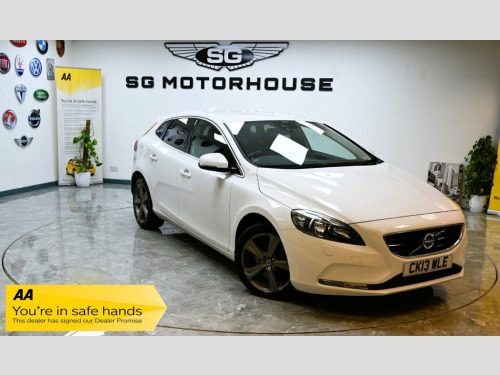 Volvo V40  2.0 D3 SE Hatchback 5dr Diesel Manual Euro 5 (s/s)