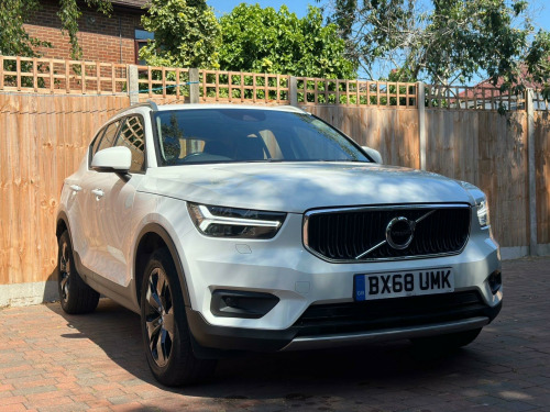 Volvo XC40  2.0 D3 Momentum Pro SUV 5dr Diesel Manual Euro 6 (s/s) (150 ps)