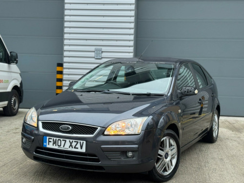 Ford Focus  1.6 Ghia 5dr 