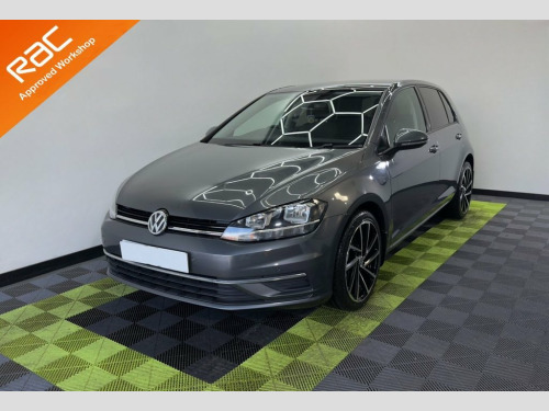 Volkswagen Golf  1.6 TDI BlueMotion Tech SE Nav Hatchback 5dr Diese