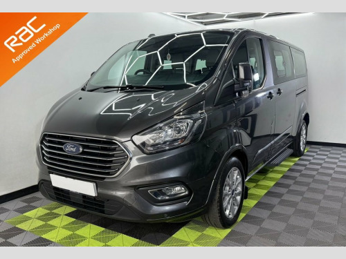 Ford Tourneo Custom  2.0 320 EcoBlue Titanium Minibus Double Cab 5dr Di